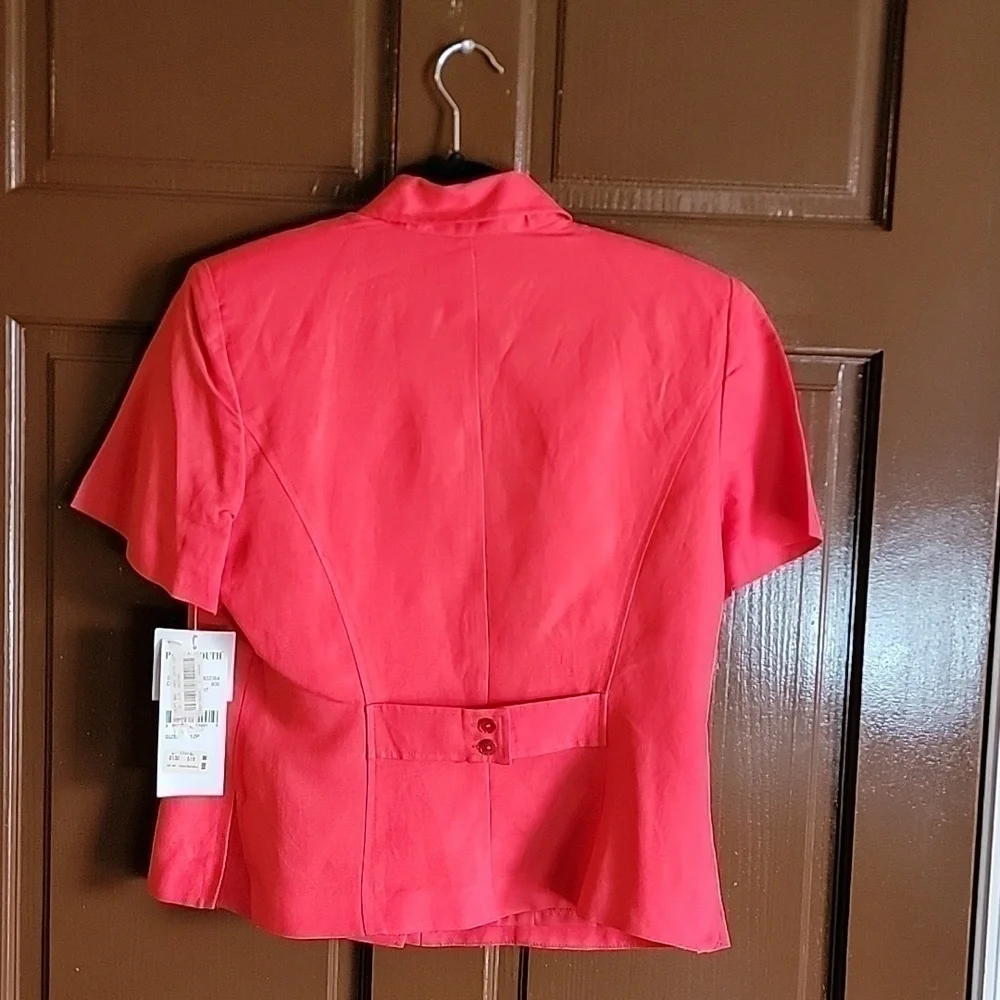 Plaza South-Linen/ Rayon coral,collared v neck, short sleeved top 12P NWT.
